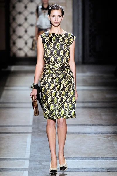 Look 14
